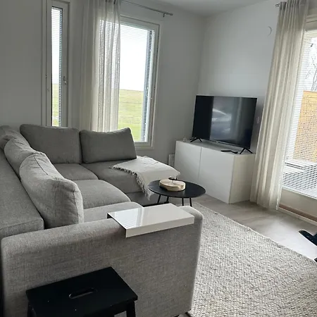 아파트 Modern Home, Free Wifi And Peaceful Location 탐페레